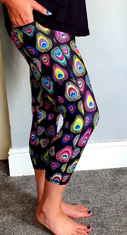 SCULPT Yoga Capri Leggings - Peacock Feathers