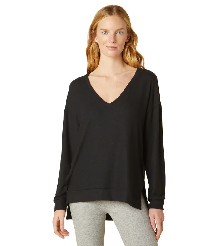 Beyond Yoga Long Weekend Pullover Black