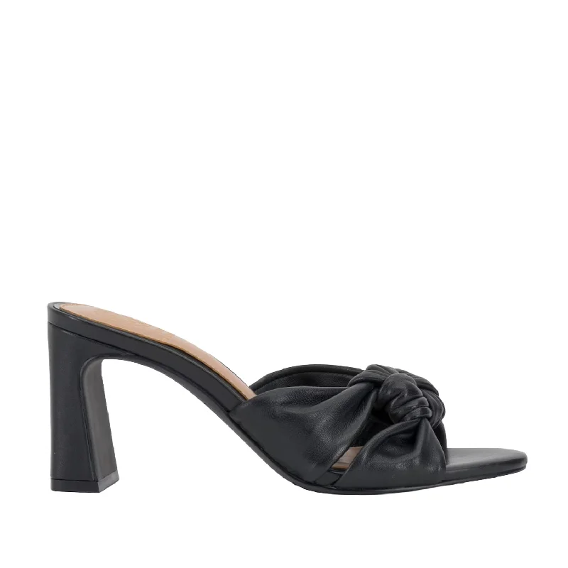 Vince Camuto Women's Aleysa in Black